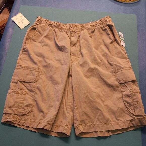 NWT Izod Laundered Men's Large Cargo Shorts - Picture 1 of 5